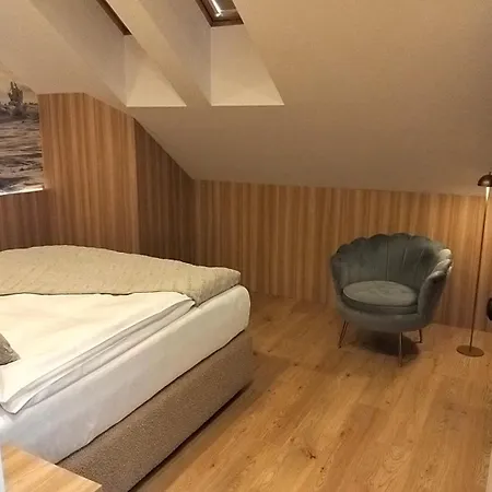 アパートホテル 833 Npm カルパッチ